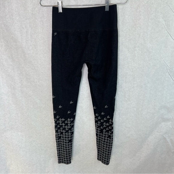 Fabletics High-Waisted Seamless Check
Legging Size small - Picture 5 of 8